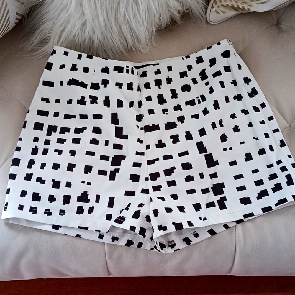 Black and white  two piece short set size small